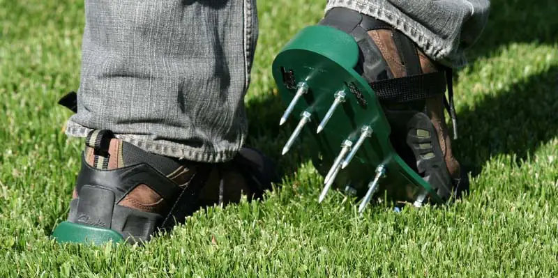 Aerating Your Customers’ Lawns